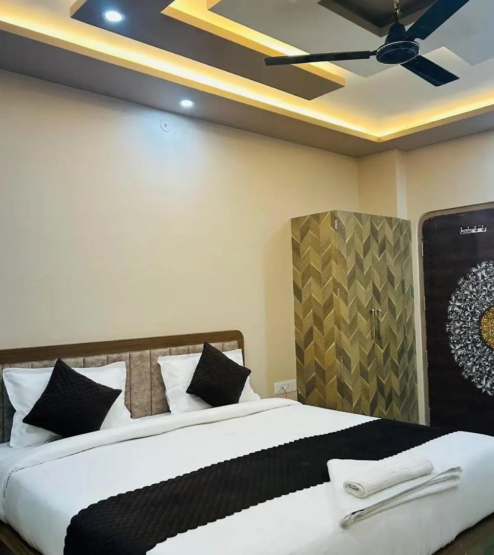 Hotel The Pushparaj Váránasí